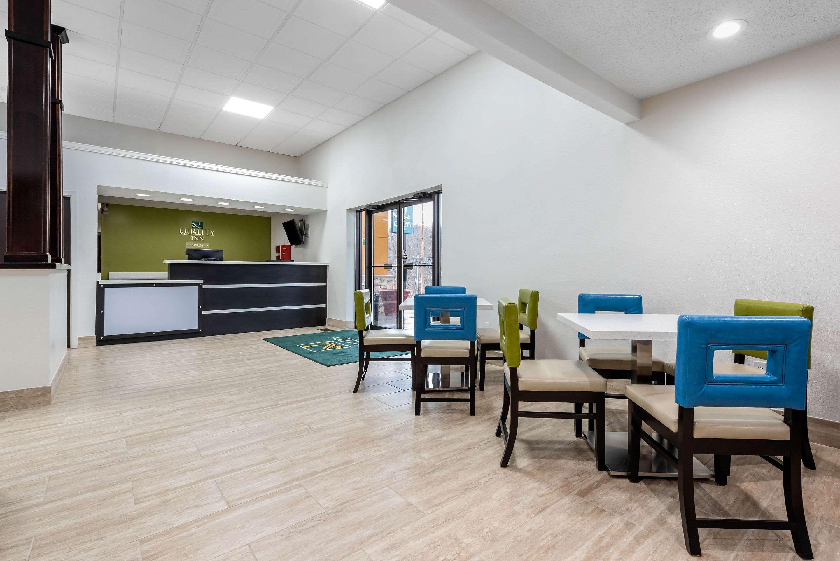 Coraopolis Quality Inn מראה חיצוני תמונה