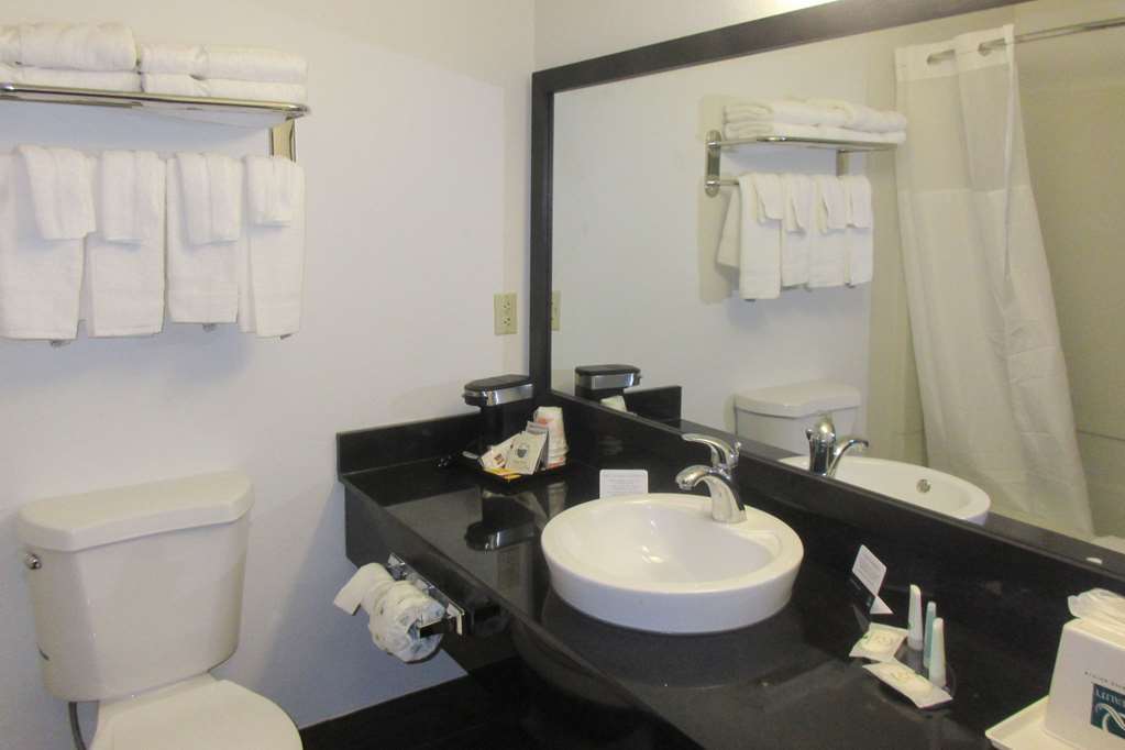 Coraopolis Quality Inn חדר תמונה