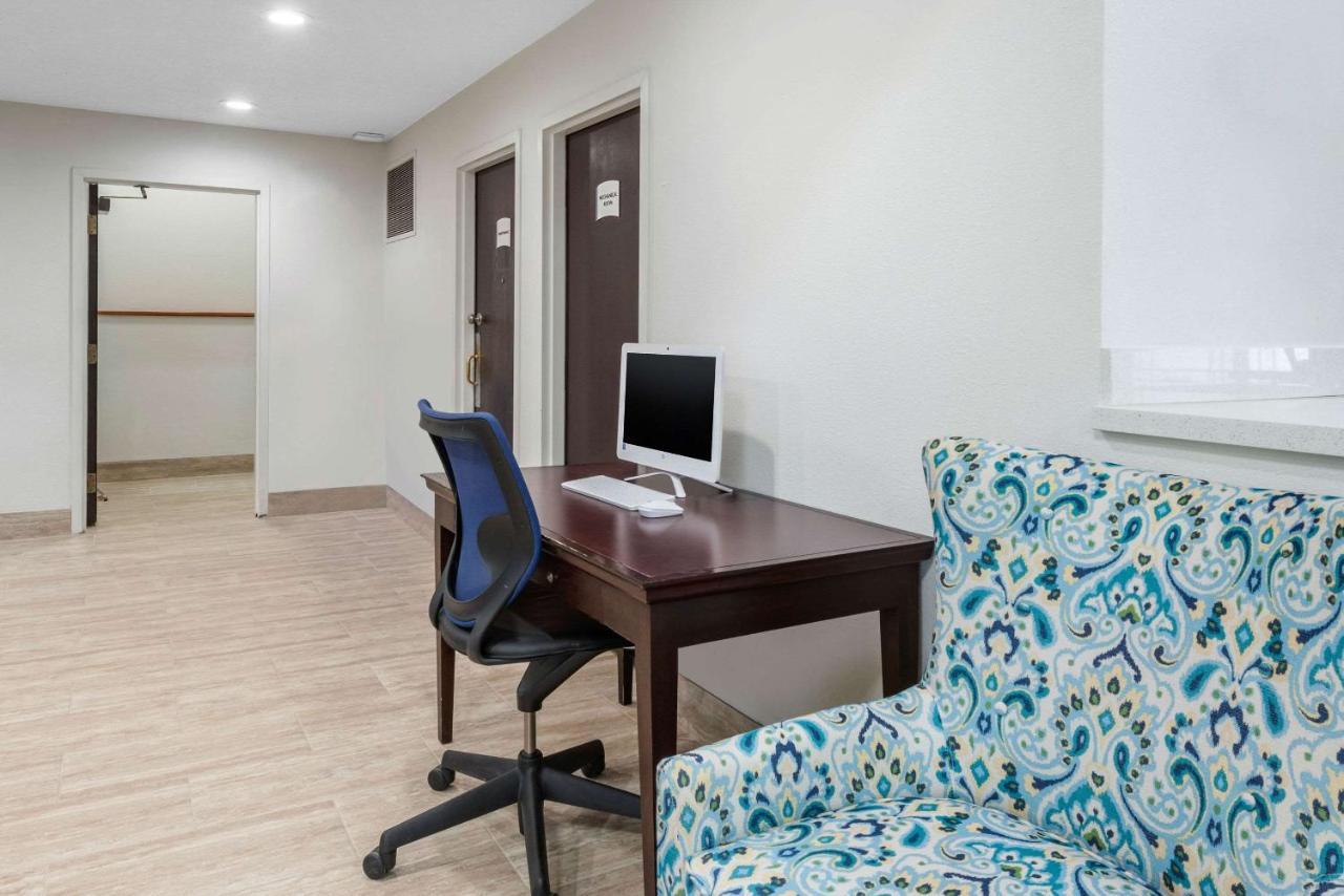 Coraopolis Quality Inn מראה חיצוני תמונה